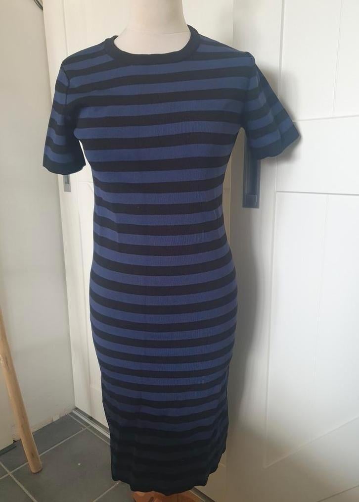 Madness gestreepte jurk - Blauw/Zwart, Kleding | Dames, Jurken, Ophalen of Verzenden, Zo goed als nieuw, Maat 36 (S), Onder de knie