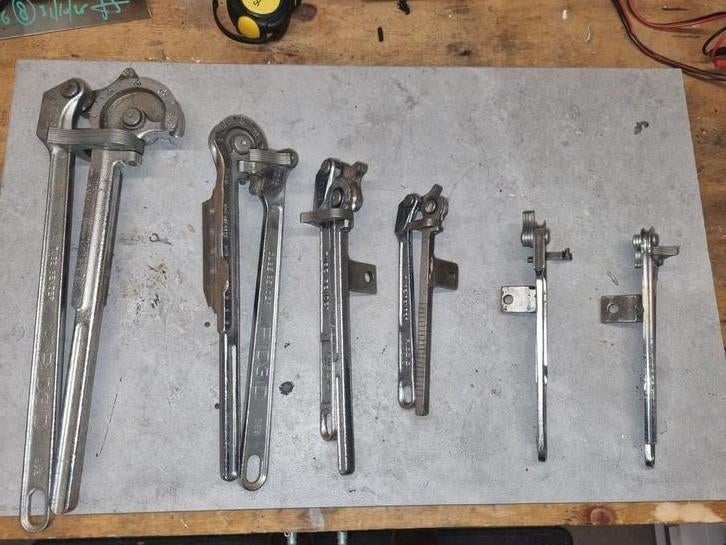 6 buigijzers / pijpenbuigers, Doe-het-zelf en Verbouw, Ophalen of Verzenden, Minder dan 70 cm, Bankschroef