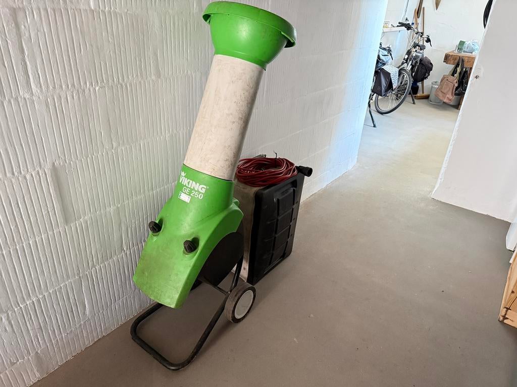 Viking GE 250 Hakselaar, Tuin en Terras, Ophalen, Gebruikt, Elektrisch, Met opvangbak
