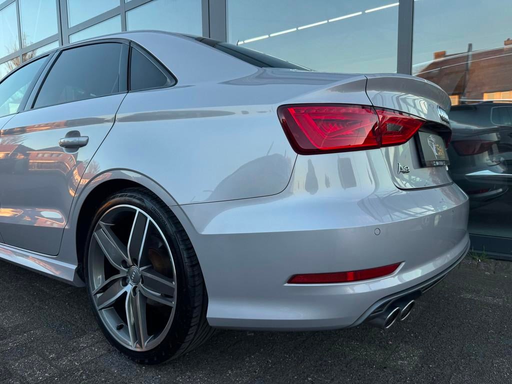 Audi A3 Limousine 1.4 TFSI CoD Ambition 2X S-line, Gebruikt, Zwart, 4 cilinders, Origineel Nederlands