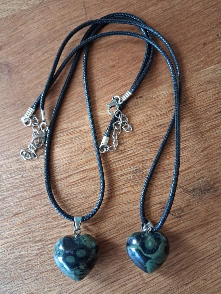 Hartvormige Hangers aan Zwart Koord - Set van 2, Sieraden, Tassen en Uiterlijk, Kettingen, Nieuw, Steen of Mineraal, Groen, Met edelsteen