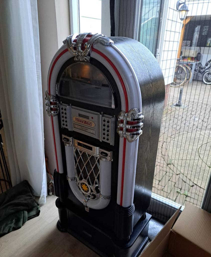 Juxebox gloed nieuw, Verzamelen, Automaten | Jukeboxen, Ophalen, Zo goed als nieuw, 1970 tot heden, Overige merken