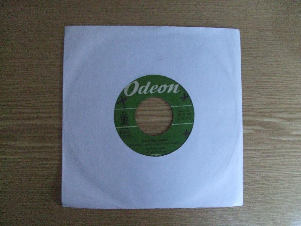 DIE FORSTERMADEL    ZWEI TALER WEITER / EINE HANDVOLL HEIMAT, Voor 1960, 7 inch, Single, Ophalen of Verzenden