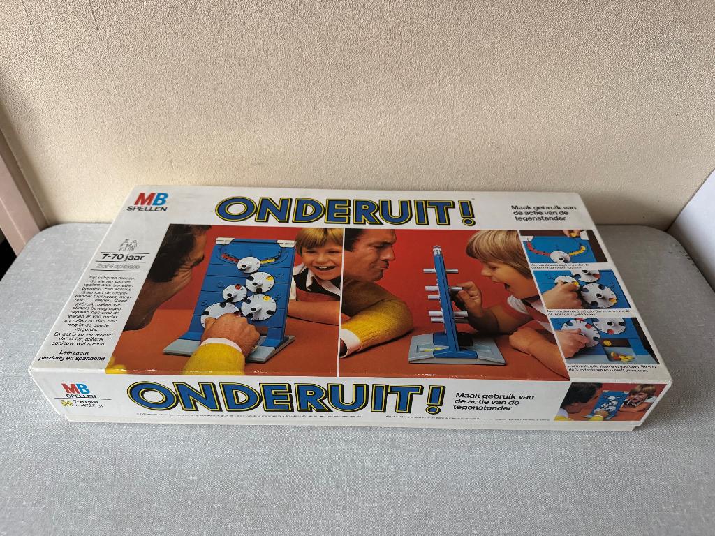 Z.G.A.N. strategisch spel: onderuit helemaal COMPLEET, Een of twee spelers, Ophalen of Verzenden, Zo goed als nieuw, MB
