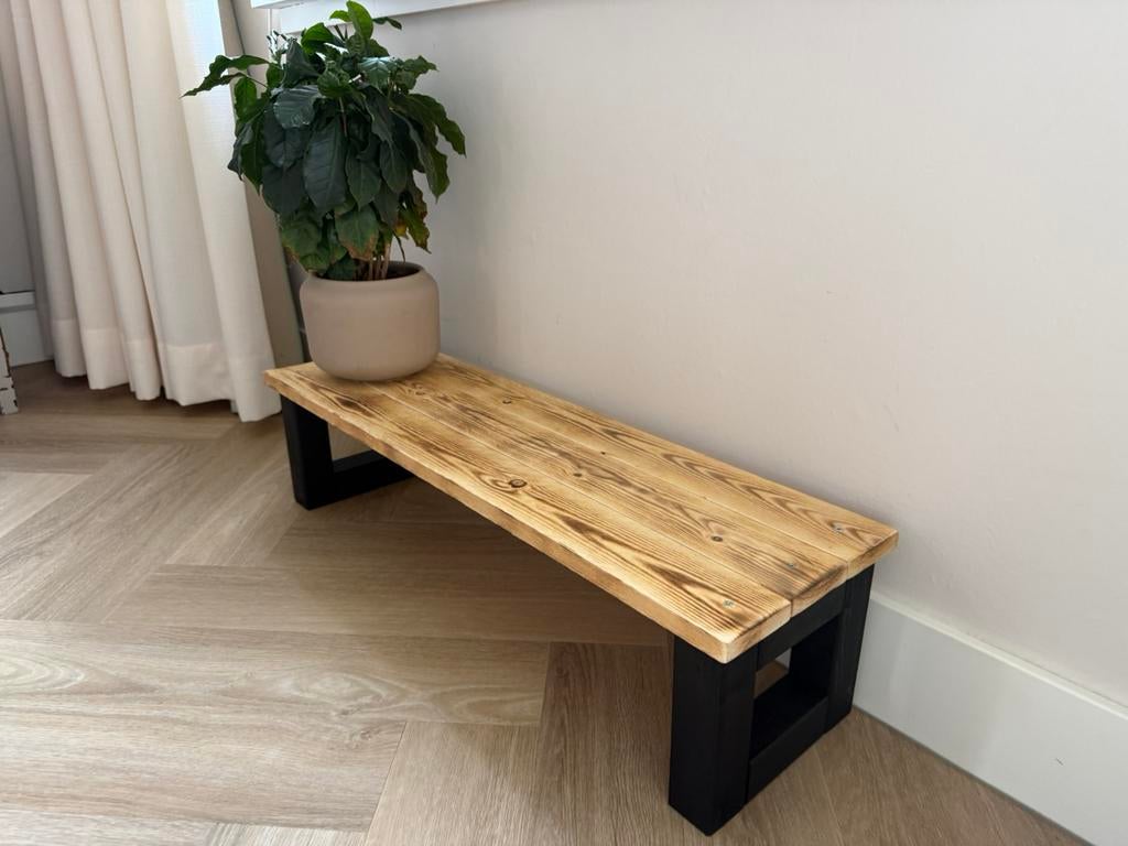 Nieuw vensterbank bankje van hout en houten poten. 75x22x19, Ophalen of Verzenden, Nieuw, Hout