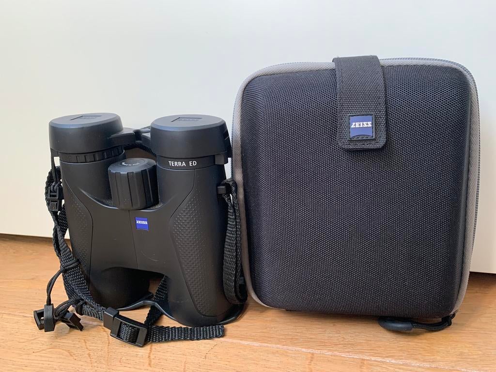 Zeiss Terra ED 10x42 verrekijker, Audio, Tv en Foto, Optische apparatuur | Verrekijkers, Ophalen of Verzenden, Zo goed als nieuw