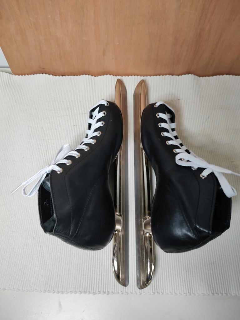 S569 Viking Lage Noren maat 39 geslepen, Sport en Fitness, Schaatsen, Viking, Gebruikt, Viking, Almere