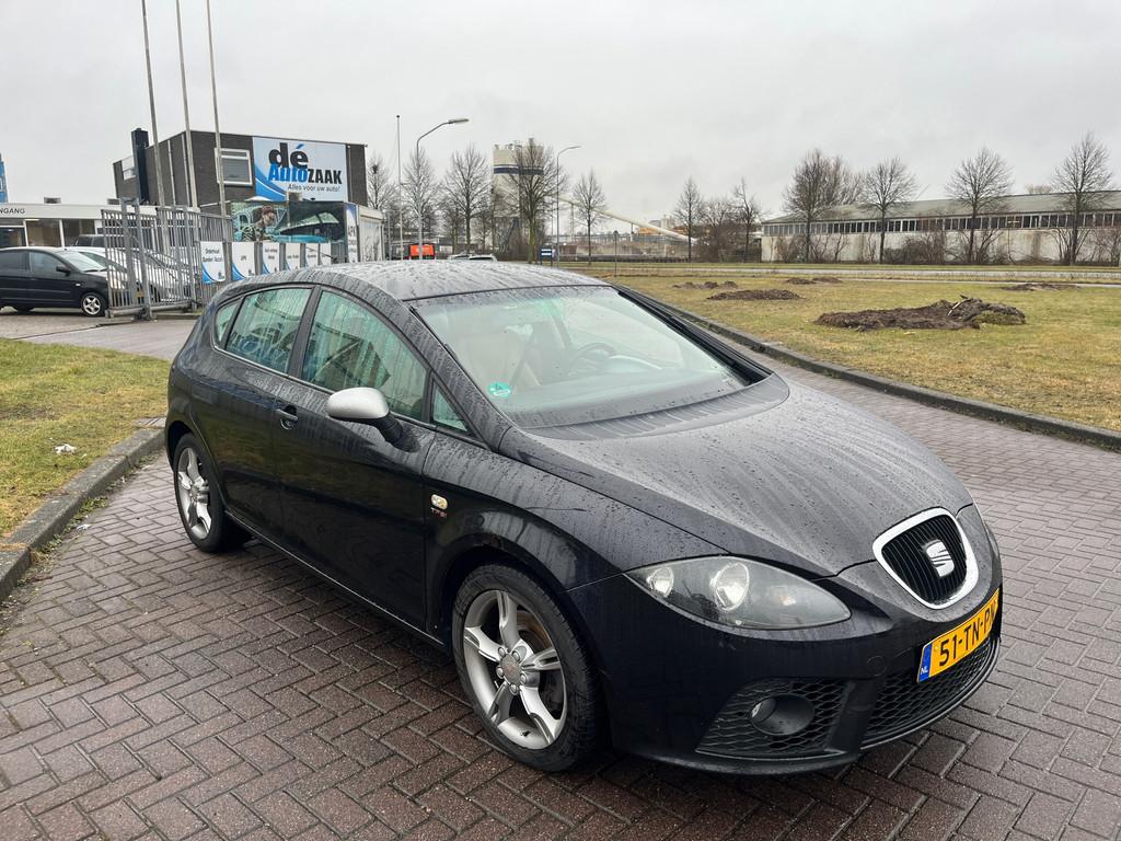 Seat Leon 2.0 TFSI FR Incl Nieuwe APK, Auto's, Gebruikt, Zwart, Origineel Nederlands, Bedrijf
