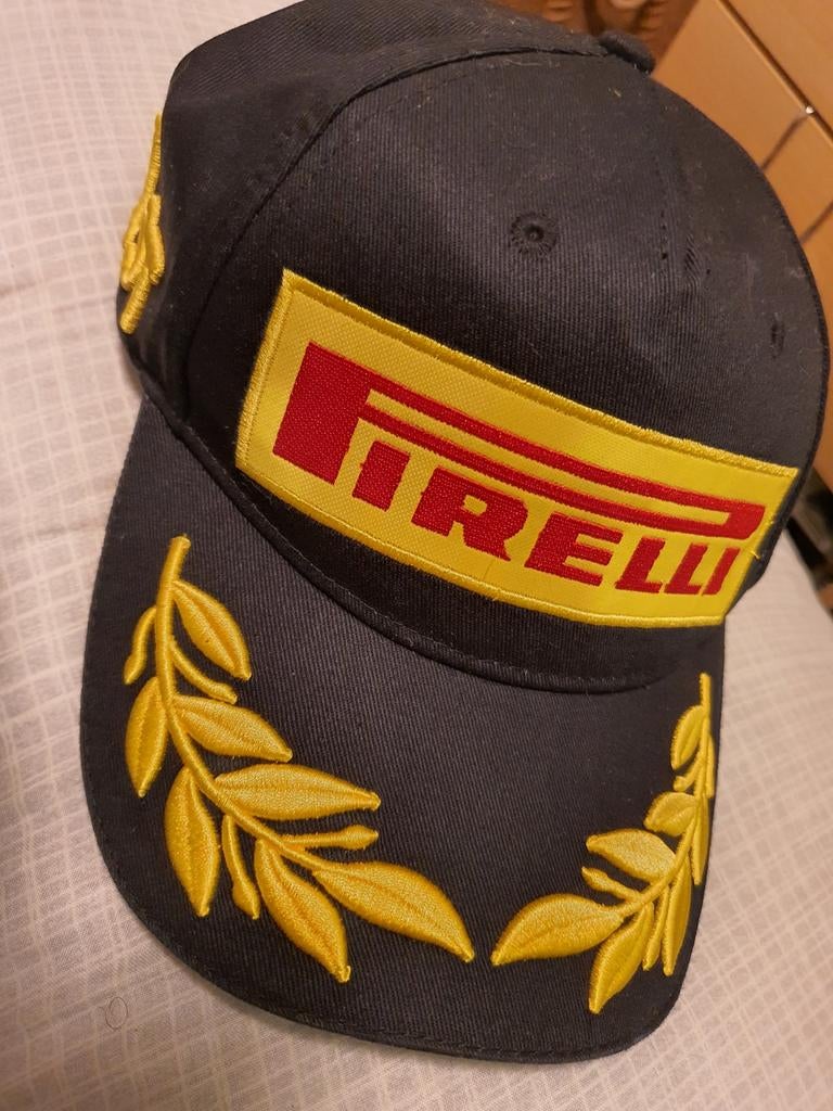 Pirelli F1 Pet - Nieuw met labels, Kleding | Heren, Hoeden en Petten, Nieuw, Pet, Pirelli, One size fits all