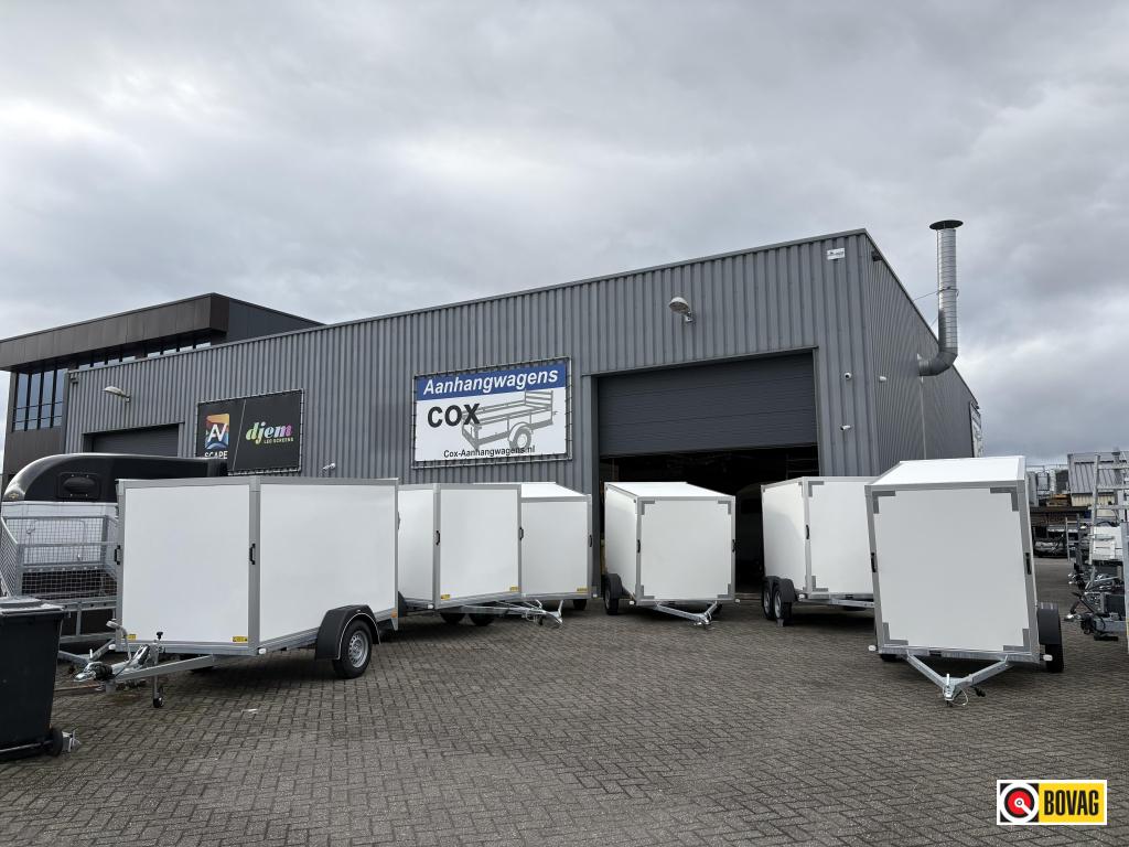VDM Gesloten aanhangwagens enkel en dubbelassers ongeremd, Nieuw