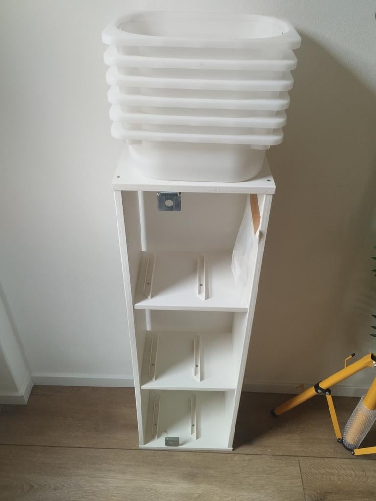 Wandkastje wit, Ophalen, Zo goed als nieuw, Hout, Cd's of Dvd's