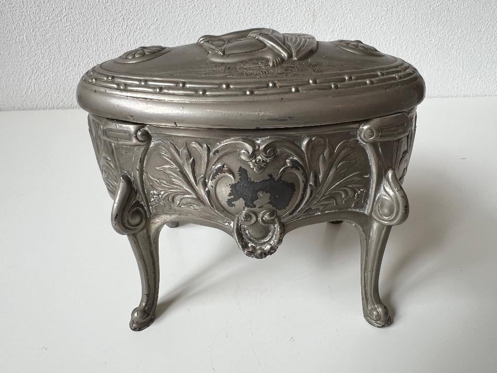 Antieke tinnen sieradendoos op pootjes, met fluweel bekleed, Antiek en Kunst, Ophalen of Verzenden