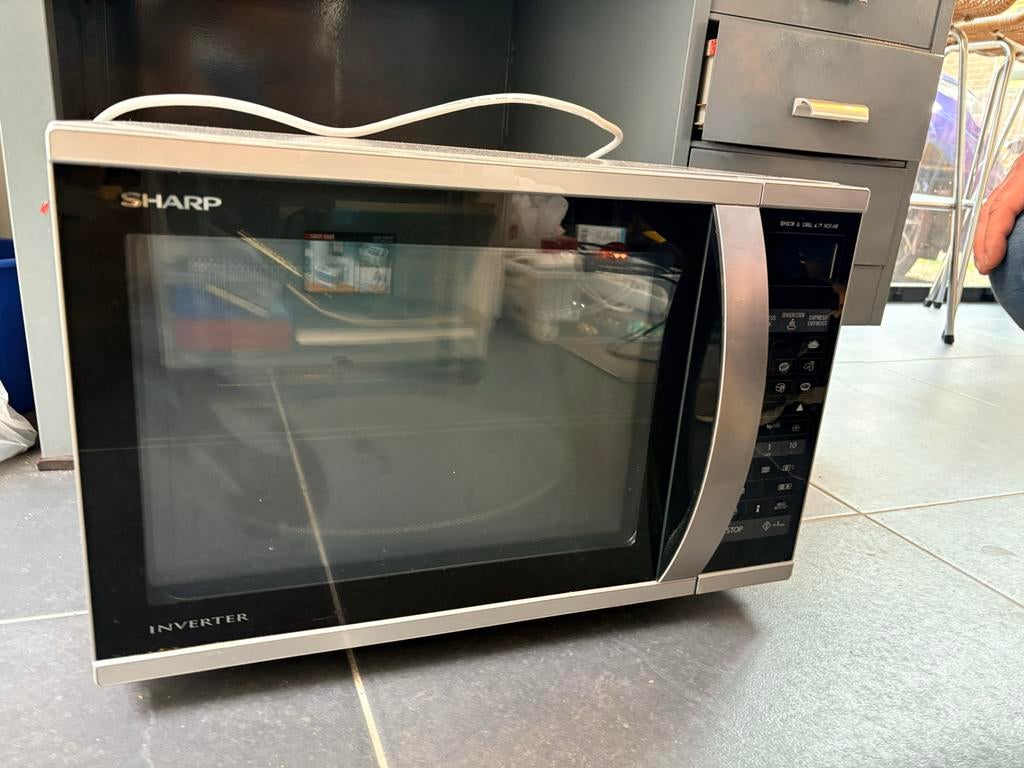 Sharp combimagnetron, Ophalen, Combimagnetron, Gebruikt, 60 cm of meer