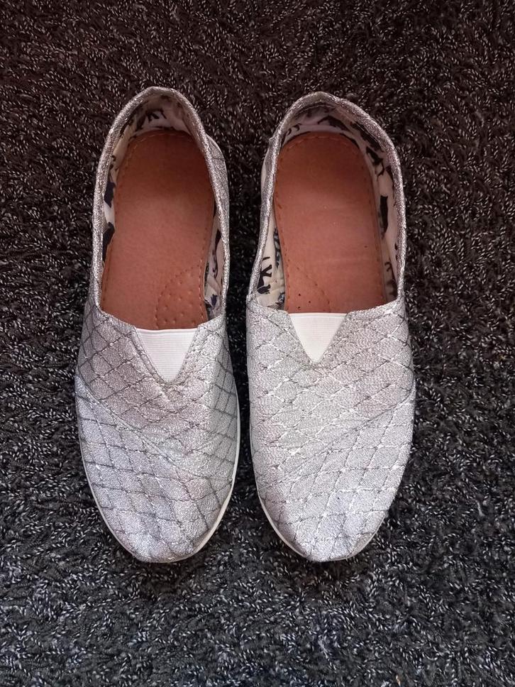 Zilveren dames instappers, Kleding | Dames, Schoenen, Zo goed als nieuw, Instappers, Overige kleuren, Ophalen of Verzenden