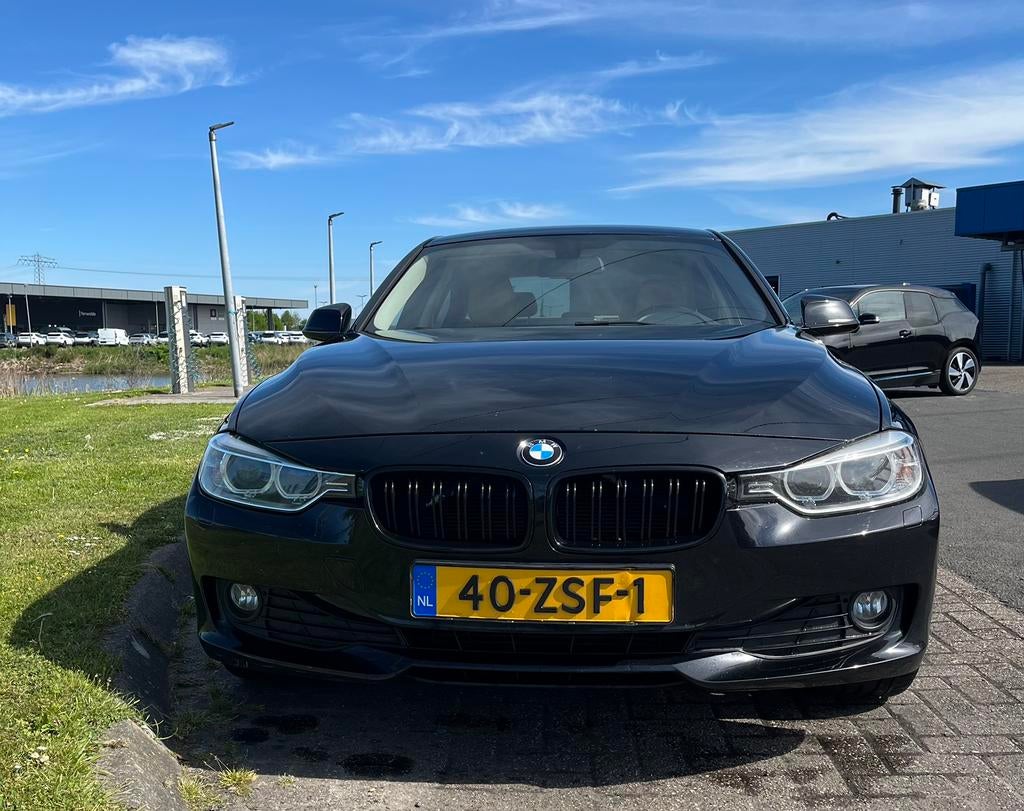 BMW 3-Serie 1.6 320I 125KW EDE 2013 Zwart, Achterwielaandrijving, Beige, 4 cilinders, Zwart