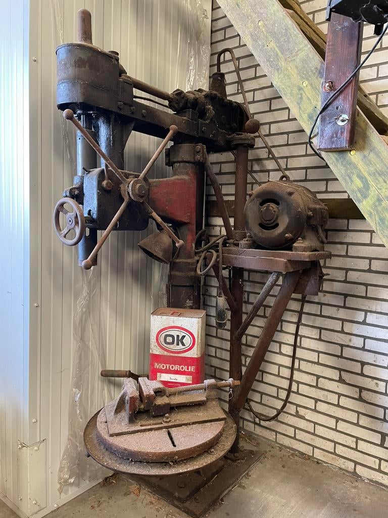 Oude kolomboormachine, Ophalen