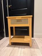 Oranje geverfd nachtkastje van Xenos met rotan lade, Huis en Inrichting, Ophalen, Gebruikt, Minder dan 45 cm, 55 tot 70 cm