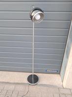 Vintage space age vloerlamp in zwart/ chrome., Huis en Inrichting, Lampen | Vloerlampen, Ophalen, Gebruikt, 100 tot 150 cm, Vintage