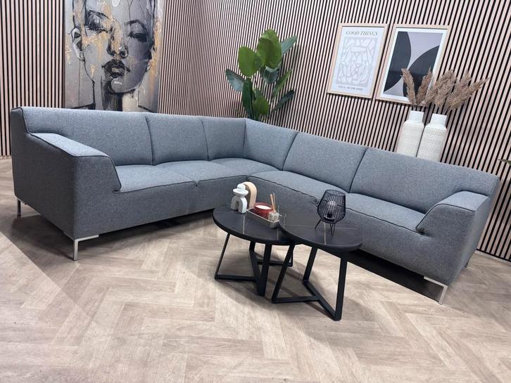 ZGAN Montel Fresh Hoekbank - Grijs - 275 x 250, Huis en Inrichting, Banken | Bankstellen, Zo goed als nieuw, Hoekbank, Vierpersoons of meer
