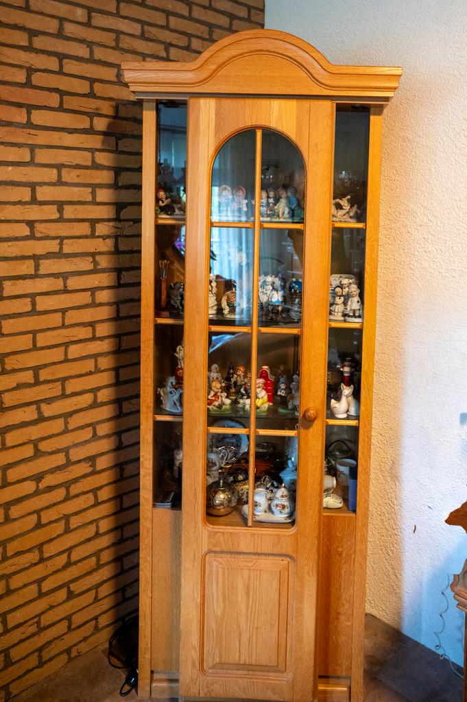 Licht eiken vitrinekast — gratis —, Ophalen, 50 tot 100 cm, Zo goed als nieuw, 150 tot 200 cm