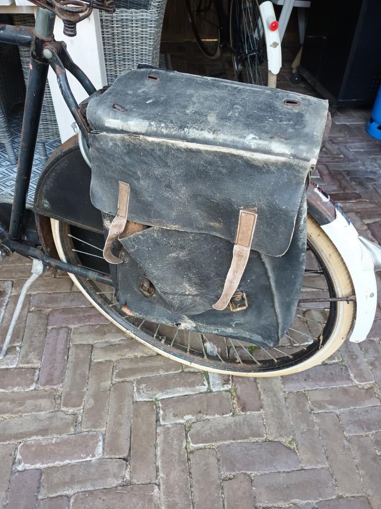 Vintage fietstassen - oude fietstas - zwart leer, Ophalen of Verzenden, Gebruikt, Onbekend