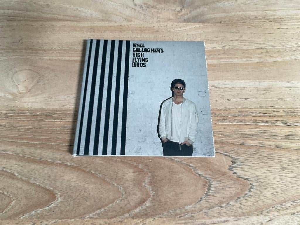 Noel Gallagher's High Flying Birds - Chasing yesterday., Ophalen of Verzenden, Zo goed als nieuw, Poprock