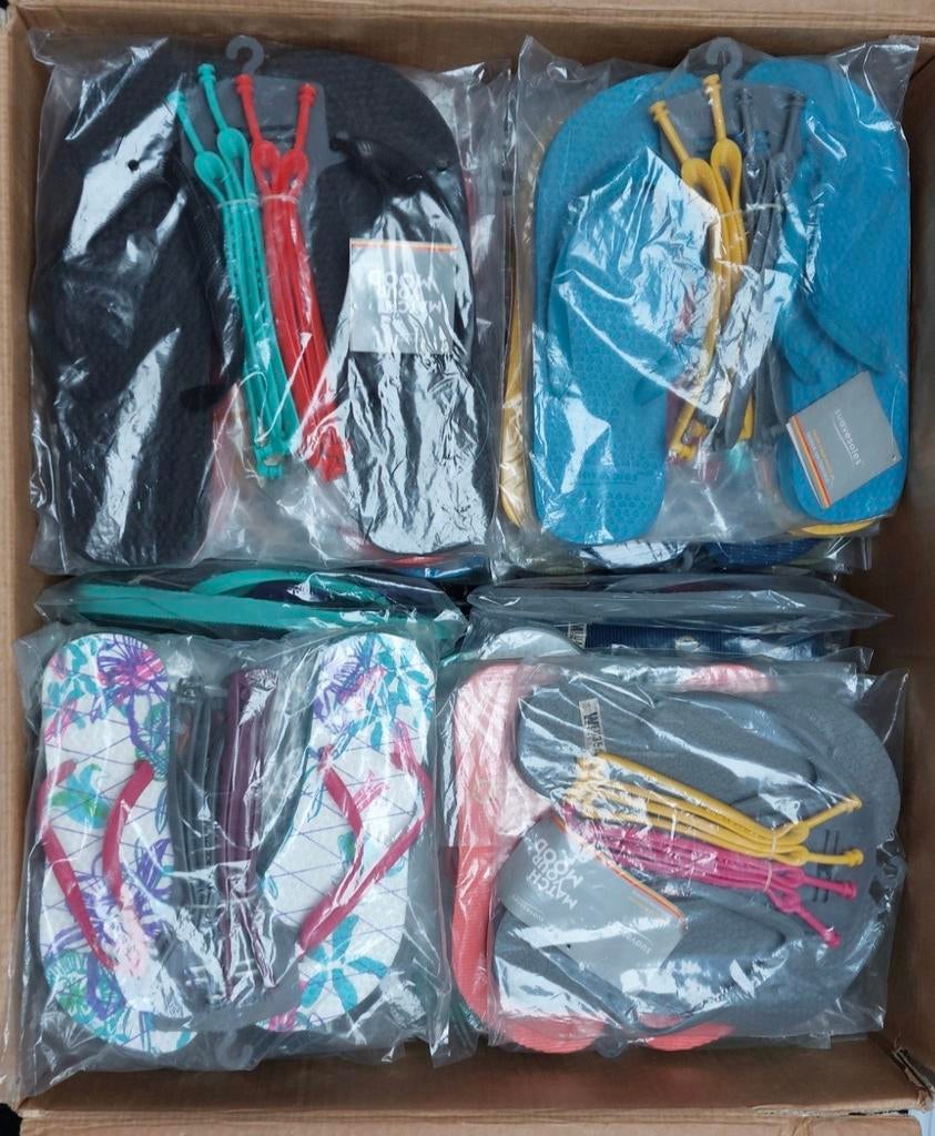 Partij verkopen! Diverse Match your
mood slippers 135 paar, Ophalen of Verzenden, Nieuw, Maat 34 (XS) of kleiner