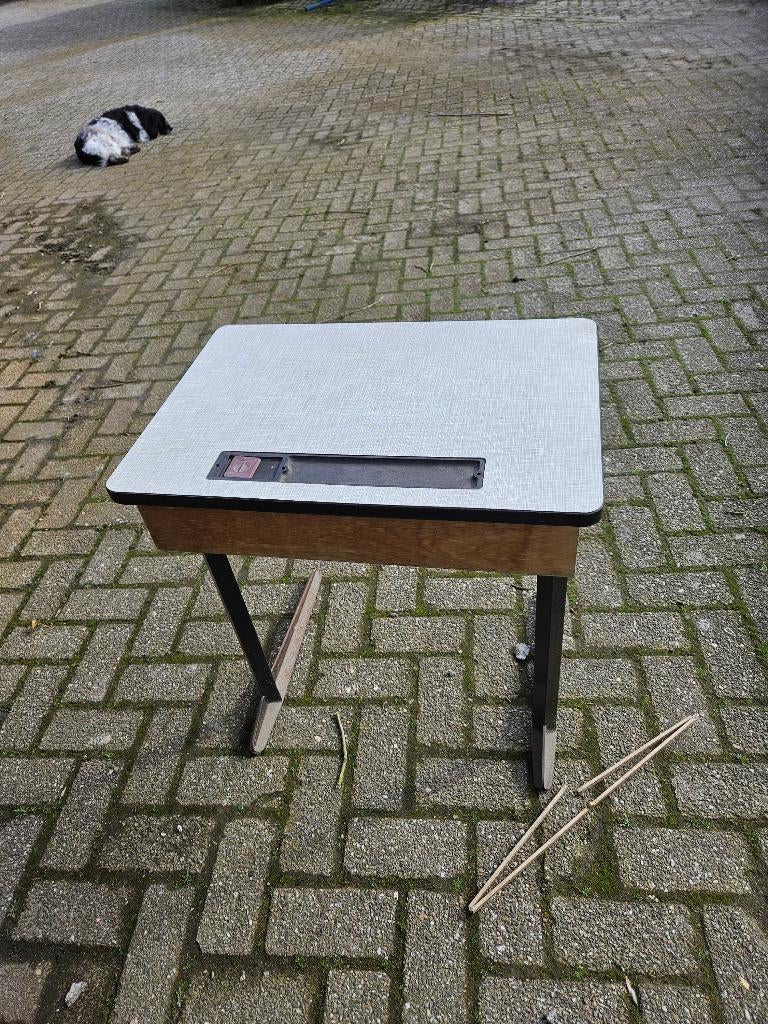 schoolbankje jaren 60-70, Ophalen, Gebruikt, Tafel(s)
