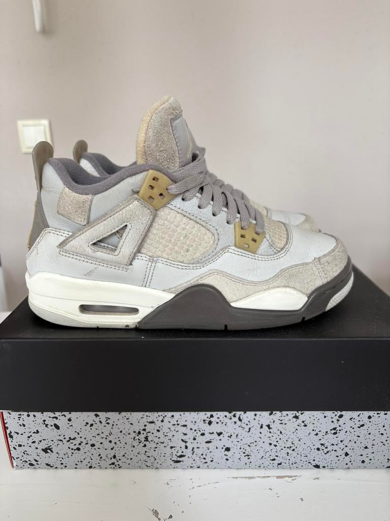 Air Jordan 4 Retro SE nike sneakers - Maat 39, Kleding | Dames, Schoenen, Ophalen of Verzenden, Zo goed als nieuw, Grijs, Sneakers of Gympen