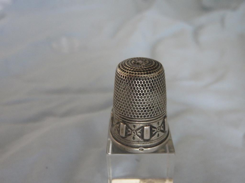 Vingerhoed in zilver - Biedermeier - 1e helft 20e eeuw, Ophalen of Verzenden, Zilver