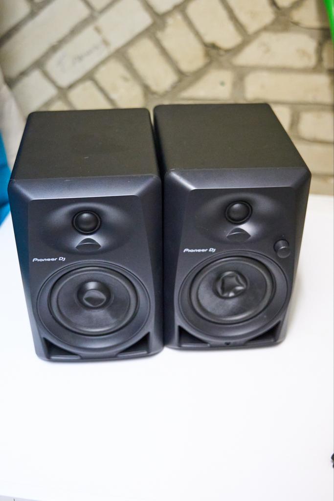 Pioneer DJ DM-40 speakers, Gebruikt, Minder dan 60 watt, Front, Rear of Stereo speakers, Ophalen