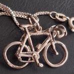 Ketting + hanger ..sport..wielrennen ...zilver .., Ophalen of Verzenden, Zo goed als nieuw, Zilver, Zilver