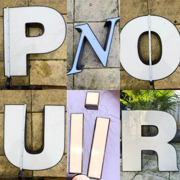 Vintage / Retro Reclameletters, lichtletters, Gevelletters beschikbaar voor biedingen