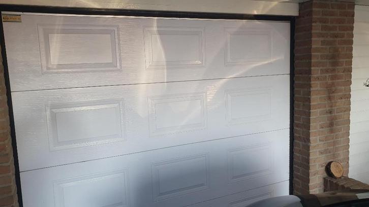 sectionale garagedeur, Doe-het-zelf en Verbouw, Deuren en Horren, Gebruikt, Garagedeur, 215 cm of meer, 120 cm of meer, Kunststof