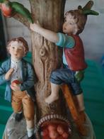 Vintage fruitschaal met jongens bij boom, Antiek en Kunst, Ophalen of Verzenden