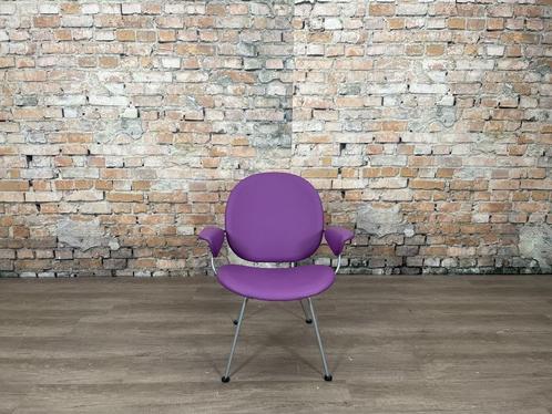 Kembo 302 Easy Chair paars bij TheReSales, Huis en Inrichting, Fauteuils, Zo goed als nieuw, Metaal, 50 tot 75 cm, Minder dan 75 cm