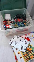 Kerstspullen, verlichting, kleed, popjes, kussenhoezen, Diversen, Ophalen of Verzenden, Zo goed als nieuw