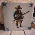 Tichelaar Makkum Tegel met Musketier, Antiek en Kunst, Ophalen of Verzenden