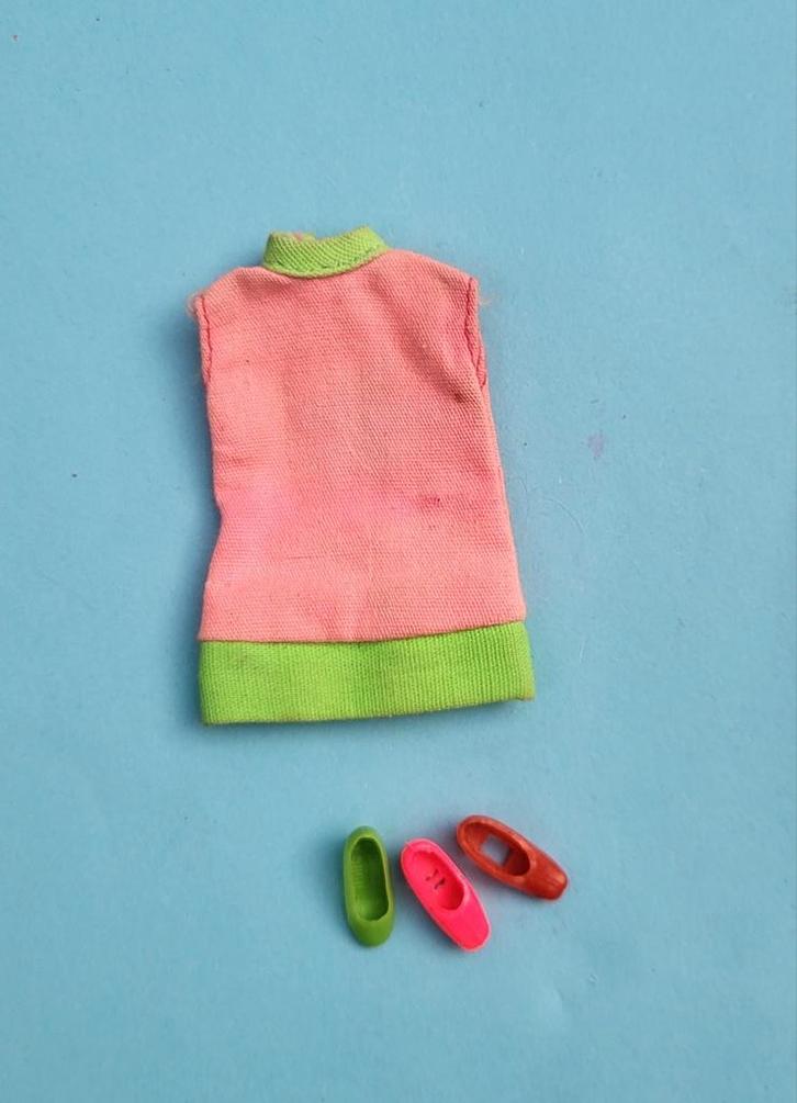 Barbie vintage Topper Dawn jurkje schoentjes, Verzamelen, Poppen, Zo goed als nieuw, Kleertjes, Ophalen of Verzenden