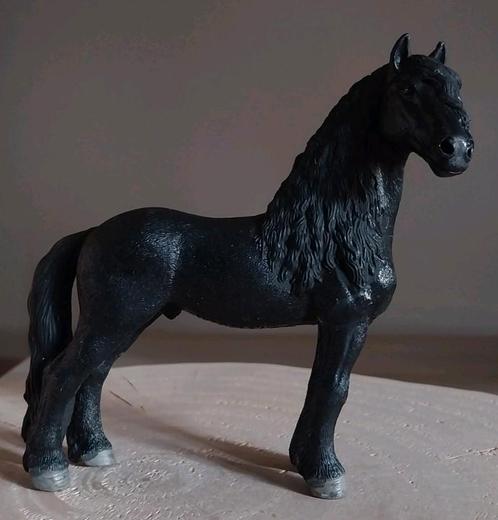 Schleich friese hengst, Verzamelen, Dierenverzamelingen, Zo goed als nieuw, Beeldje of Figuurtje, Paard, Ophalen of Verzenden