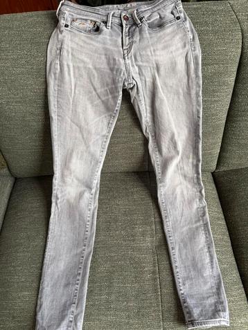 Denham sharp, skinny fit, lichtgrijs destroyed taille 35 cm beschikbaar voor biedingen