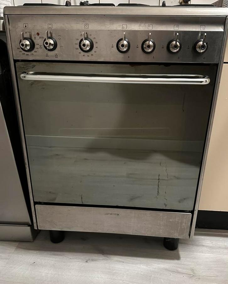 Gasfornuis Smeg, Witgoed en Apparatuur, Fornuizen, Zo goed als nieuw, Vrijstaand, Gas, 5 kookzones of meer, 90 tot 95 cm, 60 cm of meer