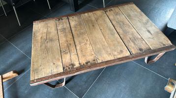 Vintage salontafel/ palletwagen beschikbaar voor biedingen