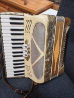 accordeon menghini  recanati, Muziek en Instrumenten, Accordeons, Ophalen, Zo goed als nieuw, 120-bas, Overige merken