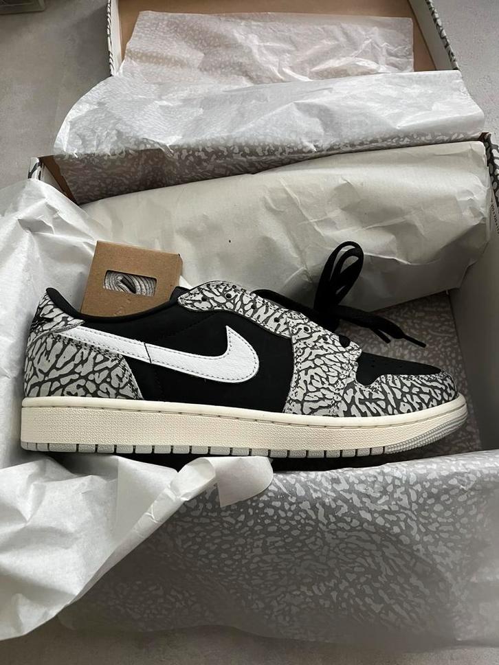 Nike Air Jordan 1 Low OG Grey Cement 42.5 9, Kleding | Heren, Schoenen, Zo goed als nieuw, Overige kleuren, Ophalen of Verzenden