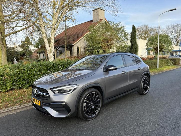 Mercedes-Benz GLA 200 AMG 163PK Automaat•Pano•Burmester, Auto's, Mercedes-Benz, Bedrijf, Te koop, GLA, 360° camera, ABS, Achteruitrijcamera