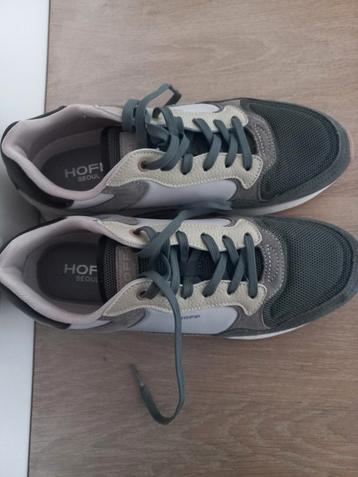 Grijze/Blauwe Sneakers beschikbaar voor biedingen