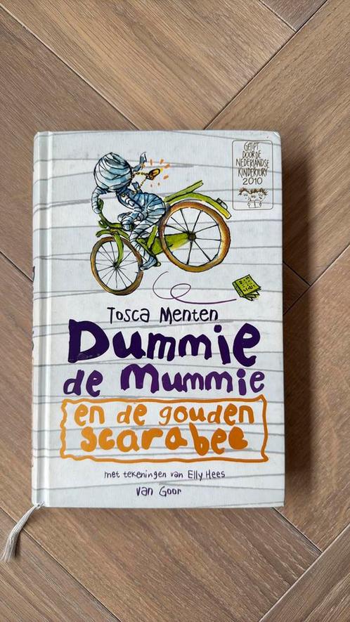 Tosca Menten - Dummie de mummie en de gouden scarabee, Boeken, Kinderboeken | Jeugd | onder 10 jaar, Zo goed als nieuw, Ophalen of Verzenden