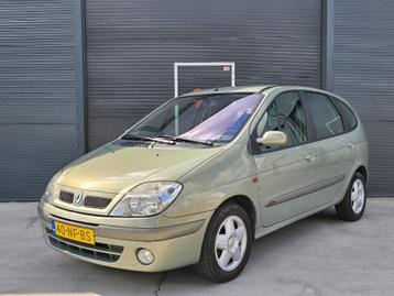 Renault Scénic 1.6 16V Expression Sport | Half Leder | Clima beschikbaar voor biedingen
