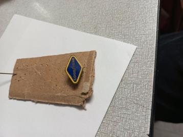 Metalen geëmailleerde speld van" Good year" beschikbaar voor biedingen